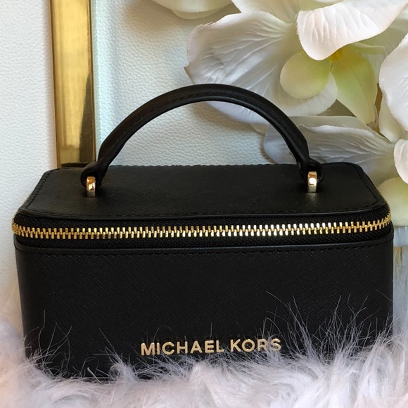 michael kors giftables